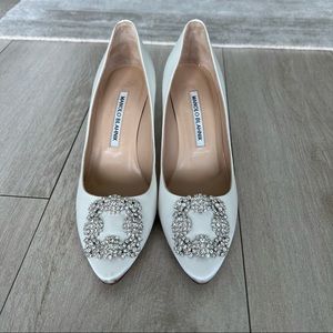 Hangisi 70 Embellished Satin Pumps